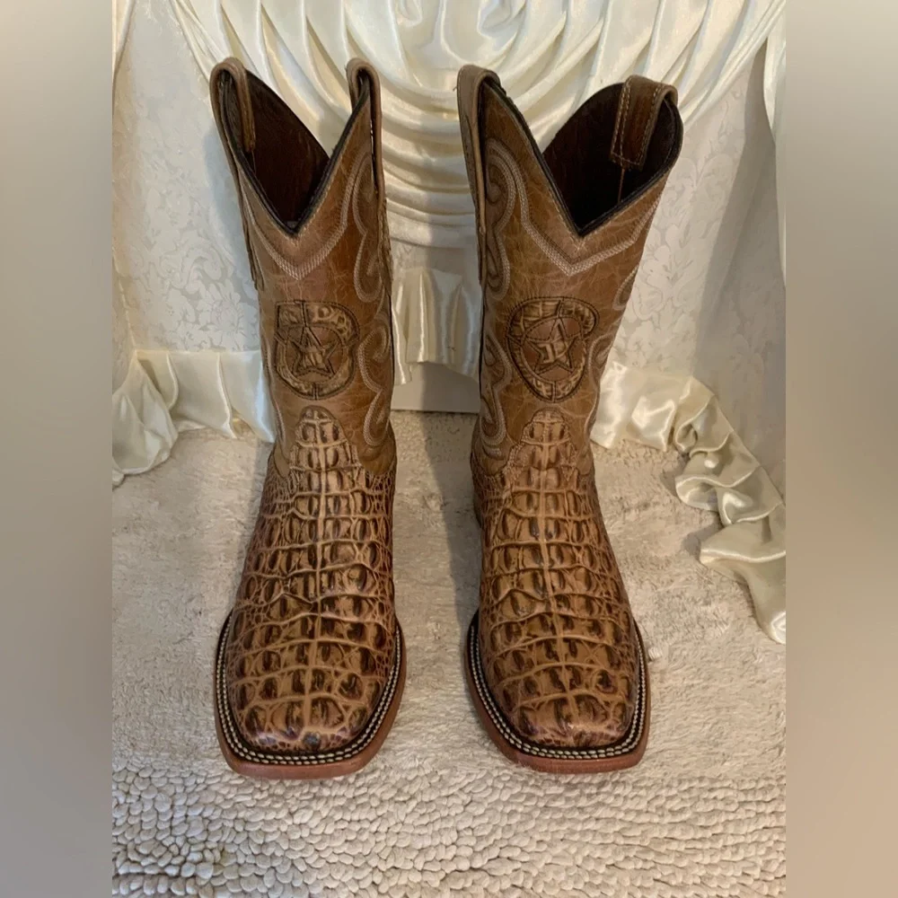 HOME TOWN BOOTS
